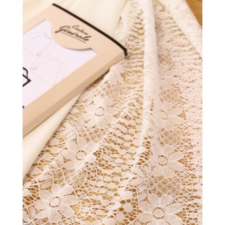 Tissu dentelle Love à Paname