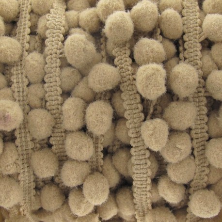 Galon pompons