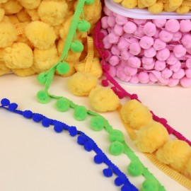 Galon pompons